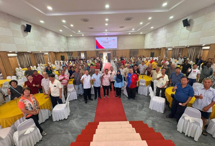 MAJLIS PENYERAHAN BANTUAN KASIH JOHOR – DUN TANGKAK