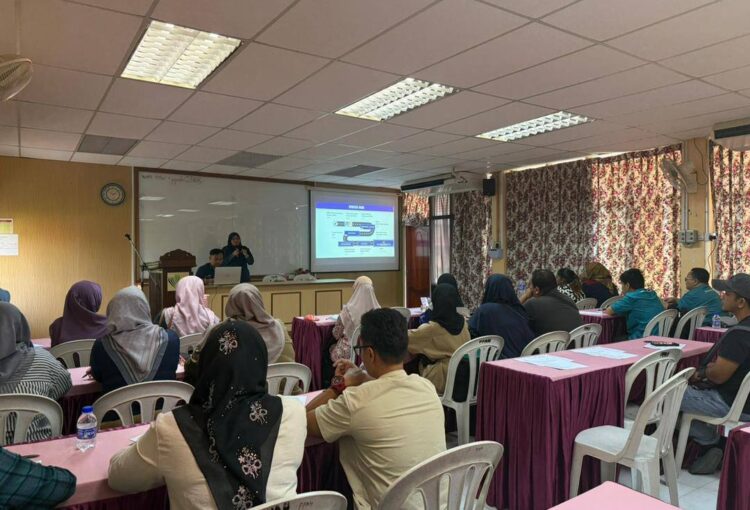 Kursus Pemasaran Digital Menggunakan Teknologi AI (poster & copywriting)